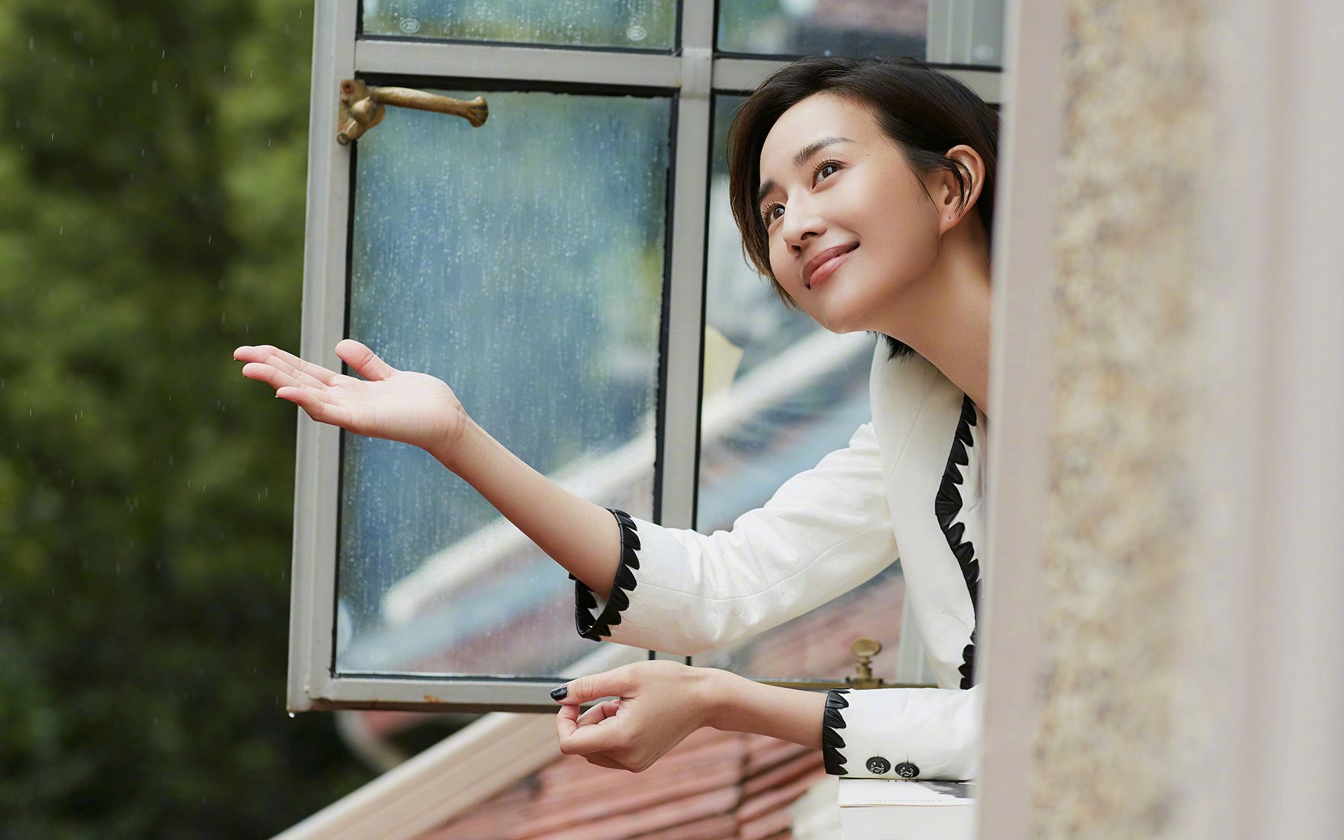 九游网-德甲赛场，战术多样激发精彩瞬间，德甲经典比赛